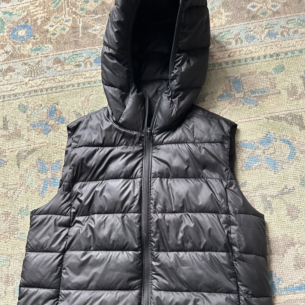 Athleta Aire Puffer Vest